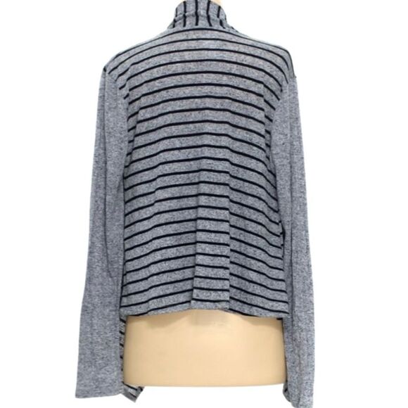 Great🎉 condition DEE ELLE gray striped open front cardigan, size S - Picture 4 of 4